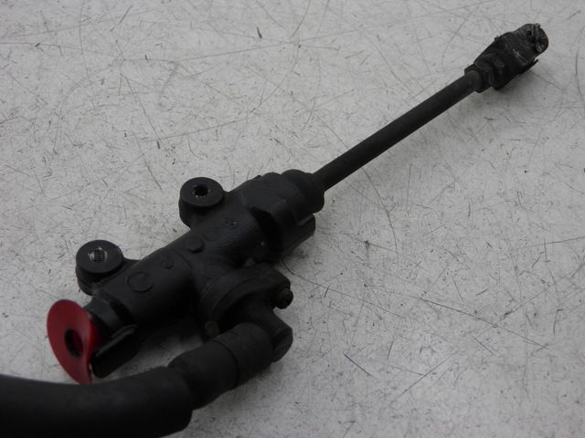 photo de REAR BRAKE MASTER CYLINDER HONDA CB SEVEN FITTY 750 (1992 - 2003)