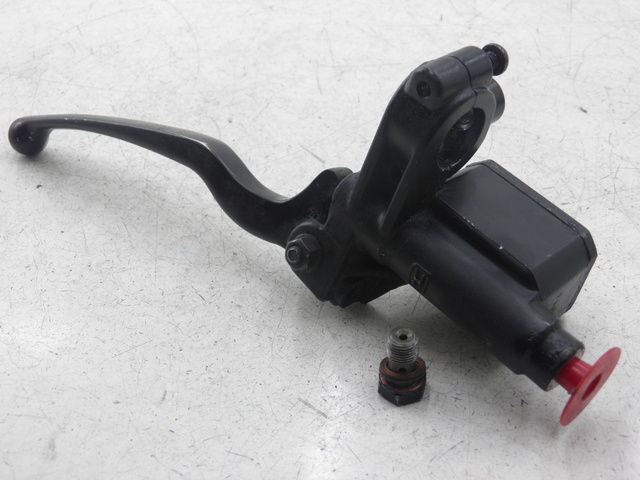 photo de REAR BRAKE MASTER CYLINDER PIAGGIO X7 125 (2007 - 2013)