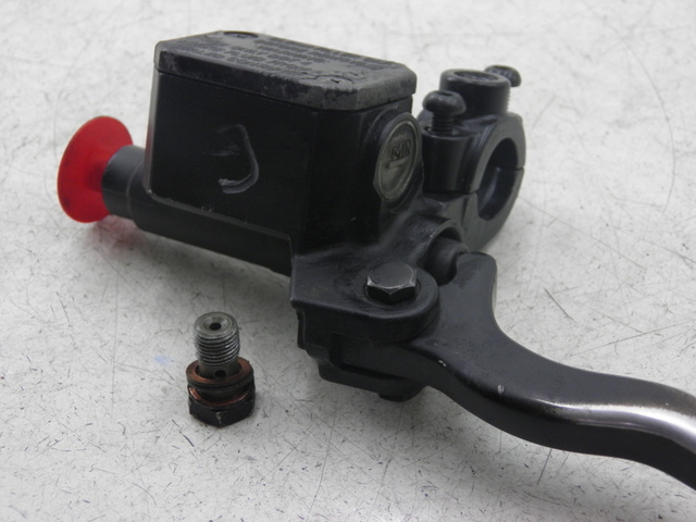 photo de REAR BRAKE MASTER CYLINDER PIAGGIO X7 125 (2007 - 2013)