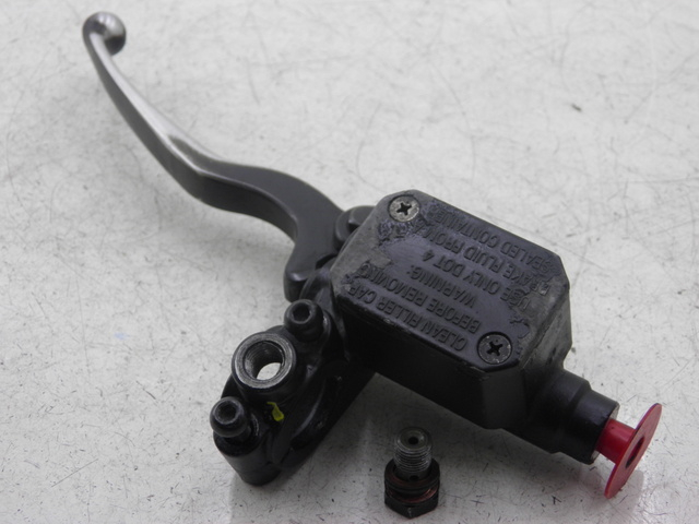 photo de REAR BRAKE MASTER CYLINDER PIAGGIO X7 125 (2007 - 2013)