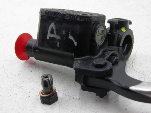 photo de REAR BRAKE MASTER CYLINDER PIAGGIO XEVO - X EVO 125 (2007 - 2016)
