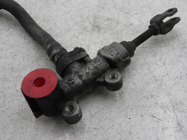 photo de REAR BRAKE MASTER CYLINDER SUZUKI GS GSE 500 (2001 - 2003)