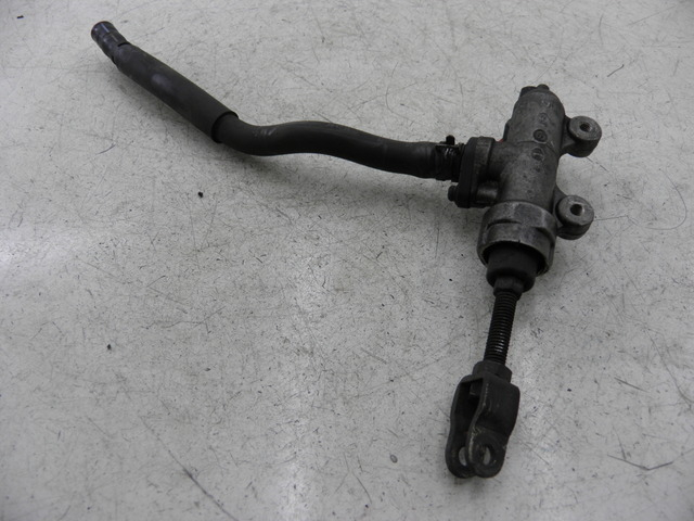 photo de REAR BRAKE MASTER CYLINDER SUZUKI GS GSE 500 (2001 - 2003)