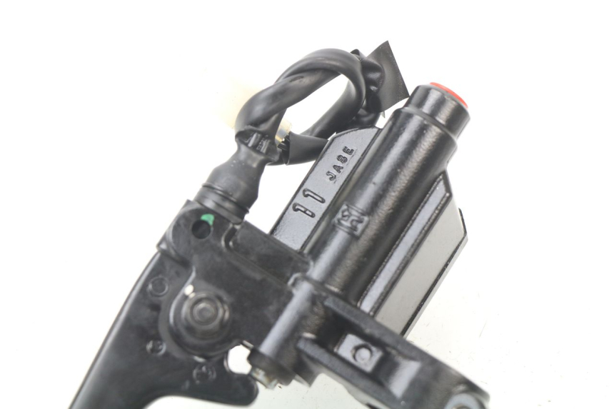 photo de FRONT BRAKE MASTER CYLINDER YAMAHA AEROX 4 50 (2018 - 2020) - Zoom on usage condition