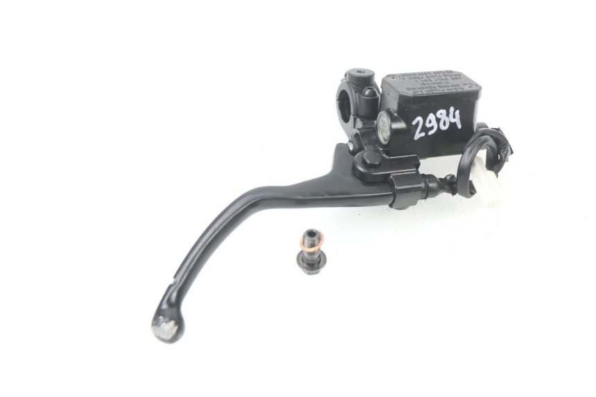 photo de FRONT BRAKE MASTER CYLINDER YAMAHA AEROX 4 50 (2018 - 2020) - Alternative perspective