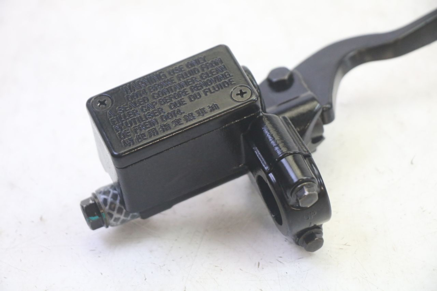 photo de FRONT BRAKE MASTER CYLINDER KYMCO AGILITY 4T 50 (2018 - 2022) - Zoom on usage condition