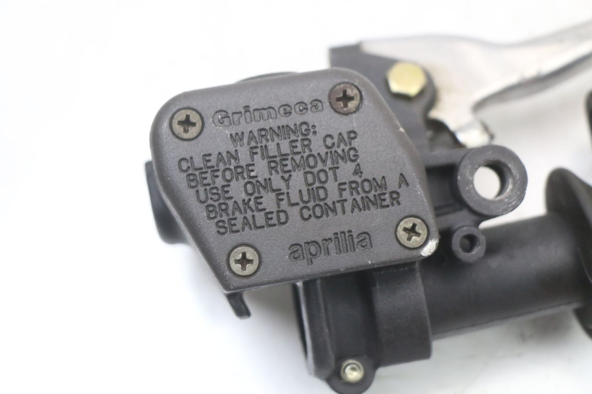 photo de FRONT BRAKE MASTER CYLINDER APRILIA SCARABEO GT 125 (1999 - 2007)