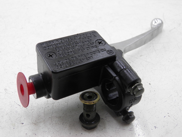 photo de FRONT BRAKE MASTER CYLINDER BAOTIAN TRAVEL SPIRIT 50 (2010 - 2012)