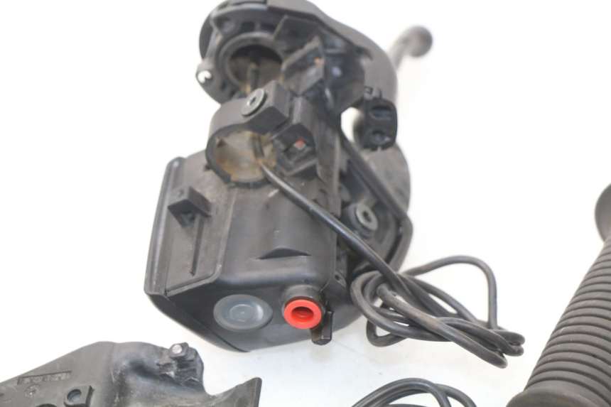 photo de FRONT BRAKE MASTER CYLINDER BMW R GS 1150 (1999 - 2004)