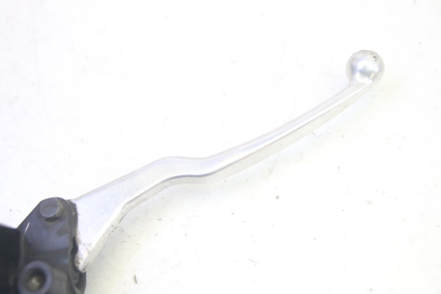 photo de FRONT BRAKE MASTER CYLINDER SUZUKI BURGMAN 125 (2007 - 2014) - Alternative perspective