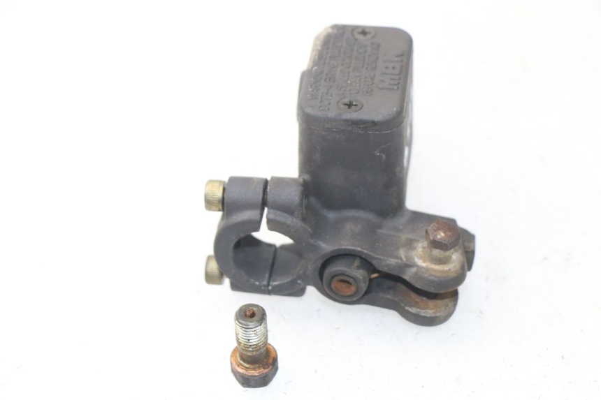 photo de FRONT BRAKE MASTER CYLINDER YAMAHA BW'S 50 (1999 - 2003) - Component detail