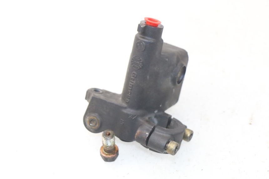 photo de FRONT BRAKE MASTER CYLINDER YAMAHA BW'S 50 (1999 - 2003) - Zoom on usage condition