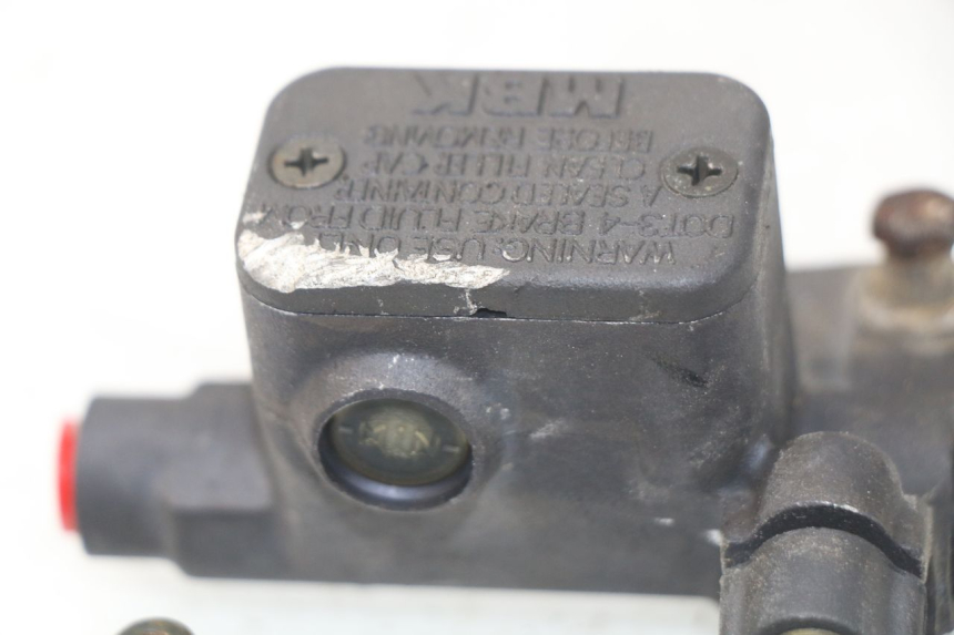 photo de FRONT BRAKE MASTER CYLINDER YAMAHA BW'S 50 (1999 - 2003) - Technical close-up