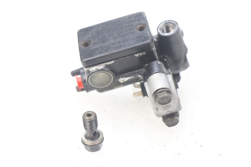 photo de FRONT BRAKE MASTER CYLINDER HONDA CBR R 125 (2003 - 2006)