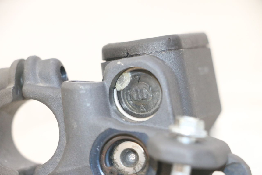 photo de FRONT BRAKE MASTER CYLINDER PEUGEOT ELYSTAR 125 (2002 - 2007)