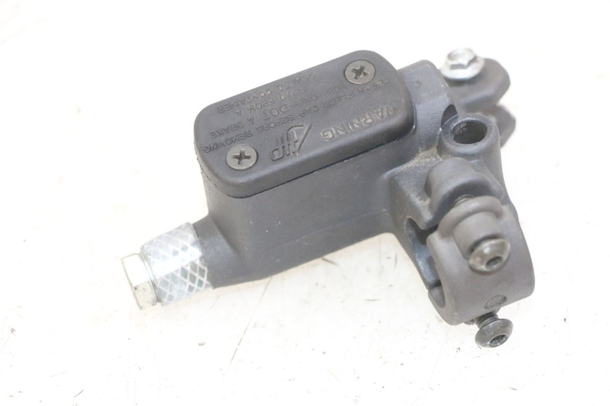 photo de FRONT BRAKE MASTER CYLINDER PEUGEOT ELYSTAR 125 (2002 - 2007)