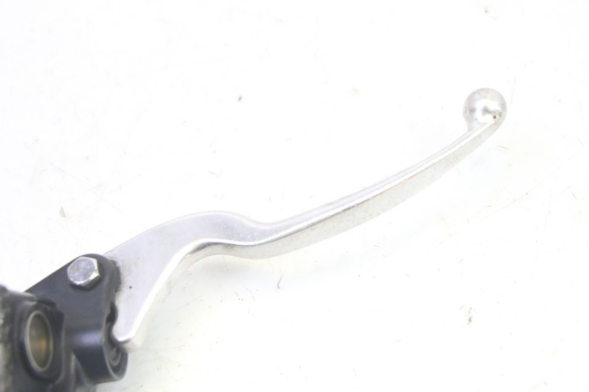 photo de FRONT BRAKE MASTER CYLINDER SYM FIDDLE 3 III 125 (2014 - 2020) - Zoom on usage condition