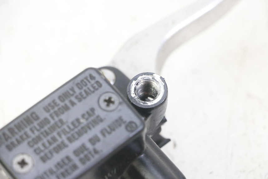 photo de FRONT BRAKE MASTER CYLINDER HONDA FORZA ABS 300 (2013 - 2019)