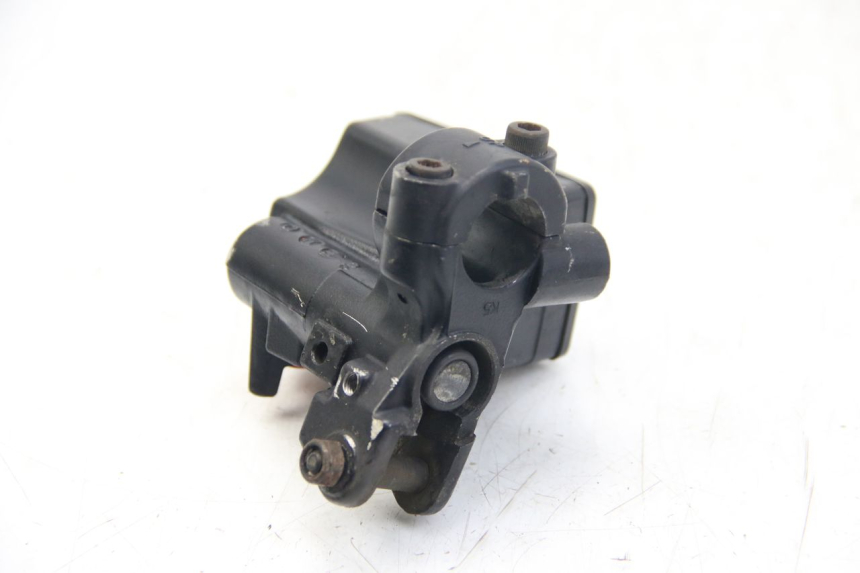 photo de FRONT BRAKE MASTER CYLINDER YAMAHA FZS FAZER 600 (2001 - 2003)