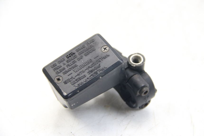 photo de FRONT BRAKE MASTER CYLINDER YAMAHA FZS FAZER 600 (2001 - 2003)