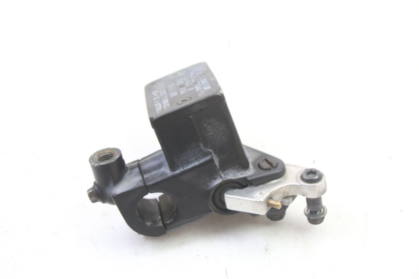 photo de FRONT BRAKE MASTER CYLINDER SUZUKI GS GSE 500 (2001 - 2003)