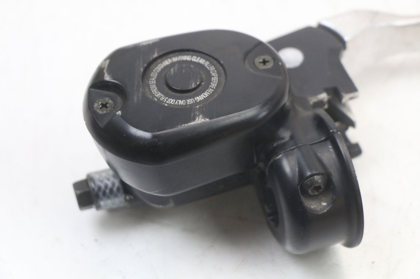 photo de FRONT BRAKE MASTER CYLINDER HARLEY DAVIDSON SPORTSTER XL CUSTOM 883 (1999 - 2006)