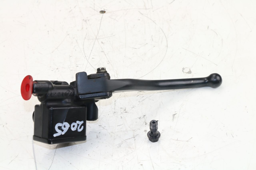 photo de FRONT BRAKE MASTER CYLINDER HONDA FES S-WING SWING 125 (2007 - 2015)