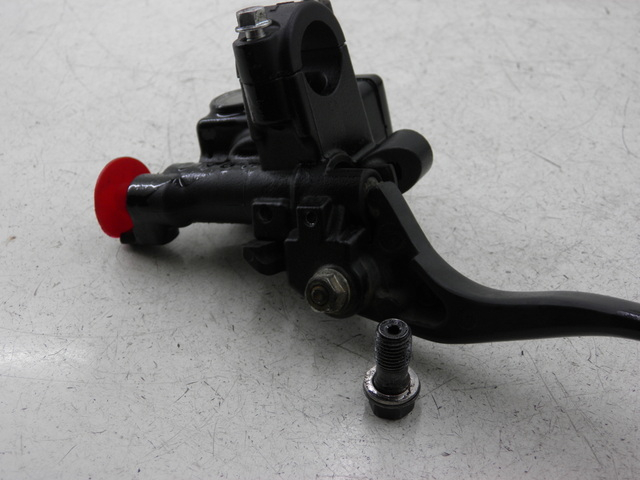 photo de FRONT MASTER CYLINDER HONDA FES S-WING SWING ABS 125 (2007 - 2015)