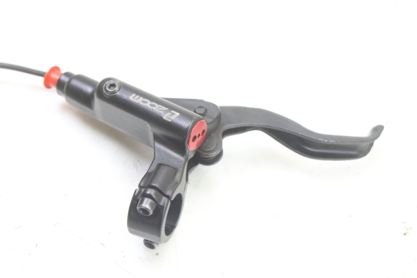 photo de FRONT BRAKE MASTER CYLINDER JOYOR S10-S-Z 1