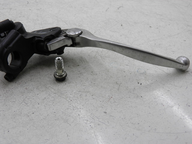 photo de FRONT BRAKE MASTER CYLINDER KAWASAKI ZX 9R NINJA 900 (1999 - 2001) - Product overview