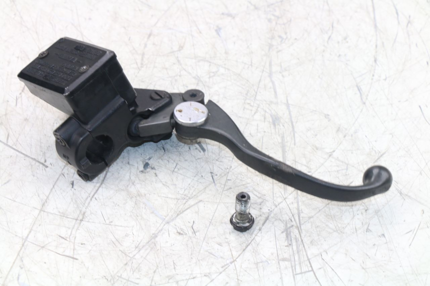 photo de FRONT BRAKE MASTER CYLINDER KAWASAKI ZZR 600 (1995 - 2004)