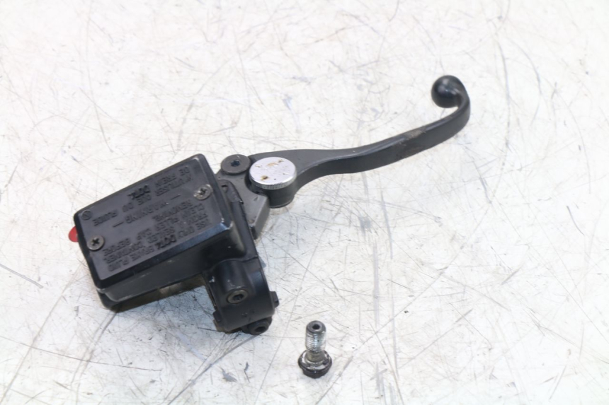 photo de FRONT BRAKE MASTER CYLINDER KAWASAKI ZZR 600 (1995 - 2004)