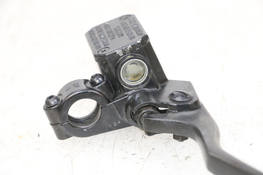 photo de FRONT BRAKE MASTER CYLINDER PIAGGIO MP3 HPE 300 (2019 - 2026) - Zoom on usage condition