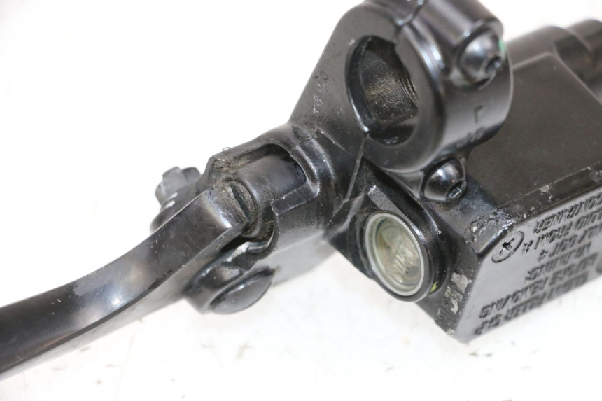 photo de FRONT BRAKE MASTER CYLINDER PIAGGIO MP3 HPE 300 (2019 - 2026) - Technical close-up