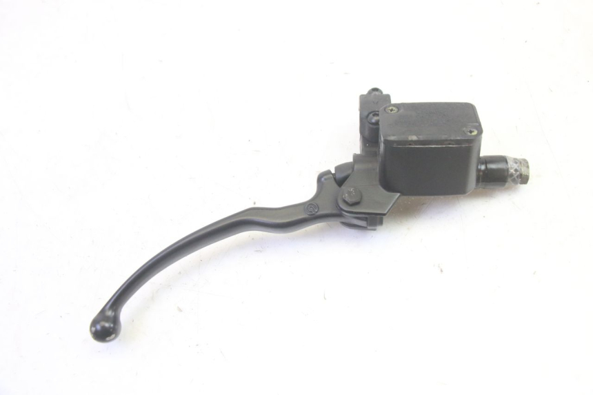 photo de FRONT MASTER CYLINDER PIAGGIO MP3 RL 250 (2007 - 2010) - Alternative perspective