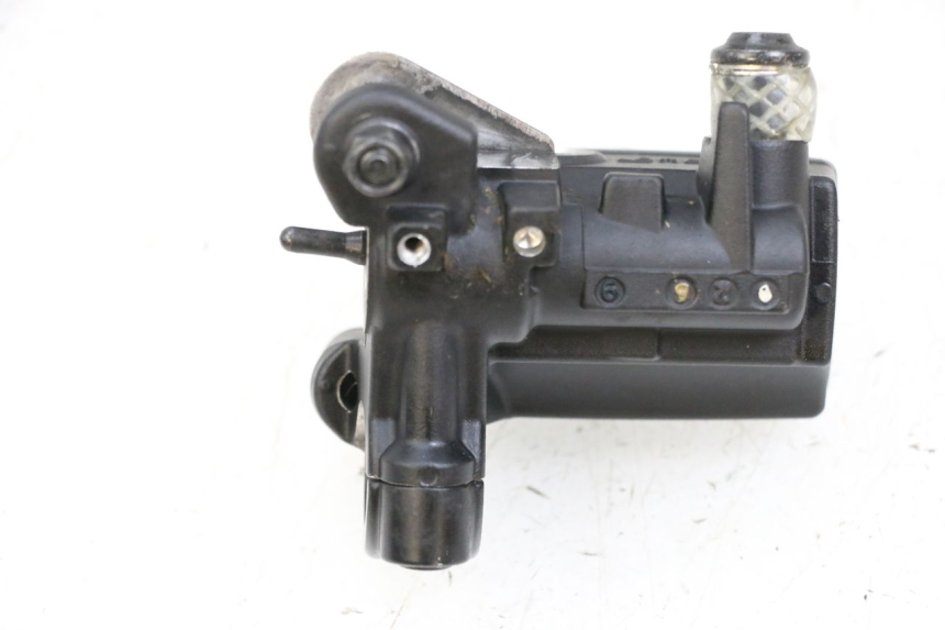 photo de FRONT BRAKE MASTER CYLINDER YAMAHA MT-07 MT07 ABS 700 (2018 - 2020) - Zoom on usage condition