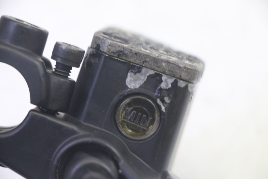 photo de FRONT BRAKE MASTER CYLINDER YAMAHA NEOS NEO'S 4T 50 (2008 - 2016) - Fixing points details