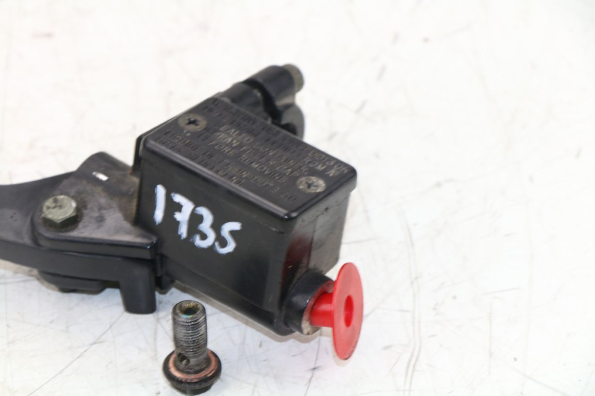 photo de FRONT MASTER CYLINDER PEUGEOT KISBEE 4T 50 (2010 - 2017)