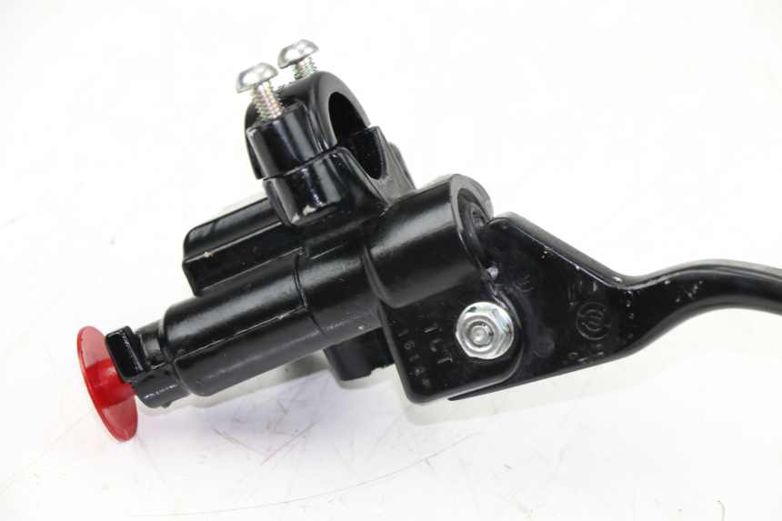 photo de FRONT BRAKE MASTER CYLINDER PIAGGIO TYPHOON 50 (2010 - 2012) - Surface and material condition