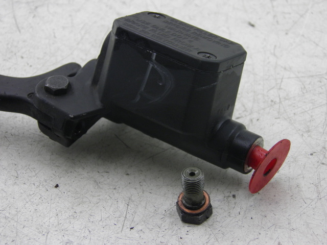 photo de FRONT BRAKE MASTER CYLINDER PIAGGIO X7 125 (2007 - 2013)