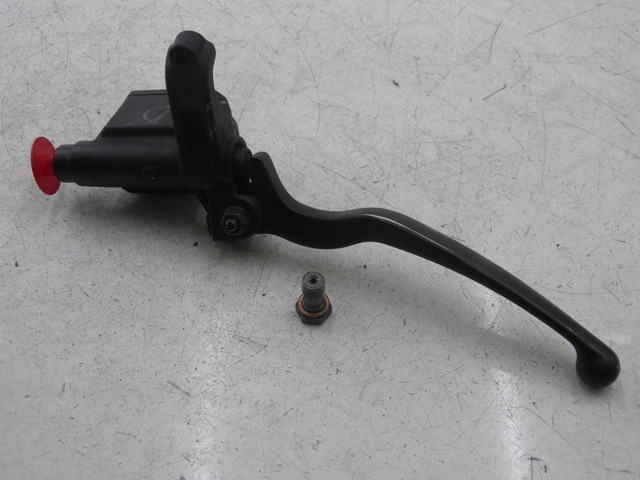 photo de FRONT BRAKE MASTER CYLINDER PIAGGIO X7 125 (2007 - 2013)