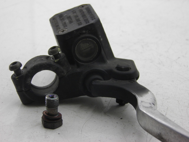 photo de FRONT BRAKE MASTER CYLINDER PIAGGIO X8 125 (2004 - 2007)