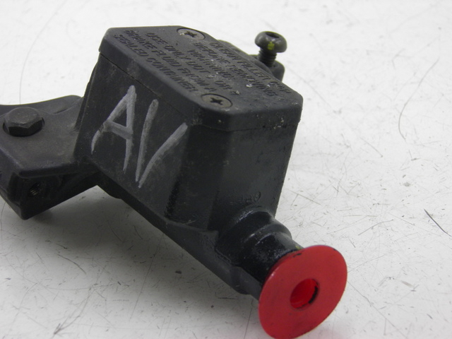 photo de FRONT BRAKE MASTER CYLINDER PIAGGIO X8 125 (2004 - 2007)