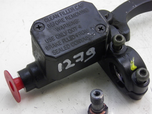 photo de FRONT BRAKE MASTER CYLINDER PIAGGIO X8 125 (2004 - 2007)