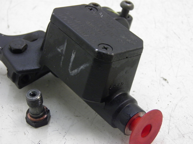 photo de FRONT BRAKE MASTER CYLINDER PIAGGIO X8 125 (2004 - 2007)