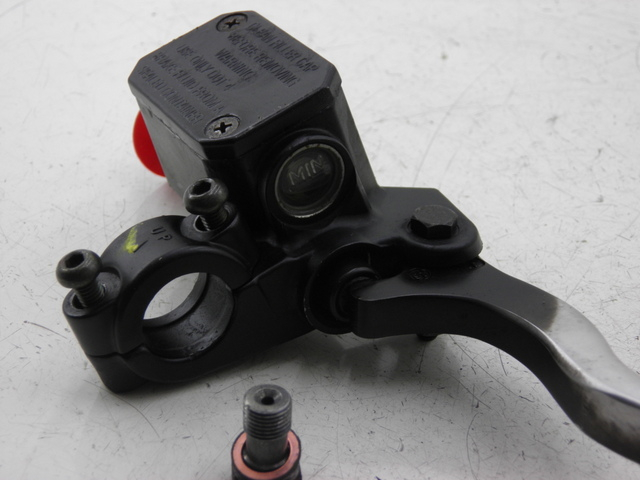 photo de FRONT BRAKE MASTER CYLINDER PIAGGIO X8 STREET 125 (2006 - 2007)