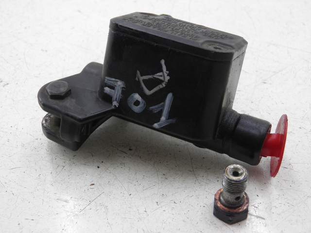 photo de FRONT MASTER CYLINDER PIAGGIO X9 EVOLUTION 125 (2003 - 2007)