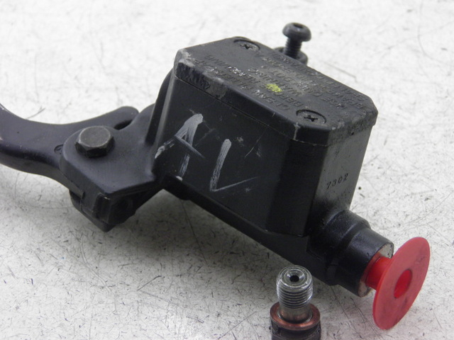 photo de FRONT MASTER CYLINDER PIAGGIO X9 EVOLUTION 125 (2003 - 2007)