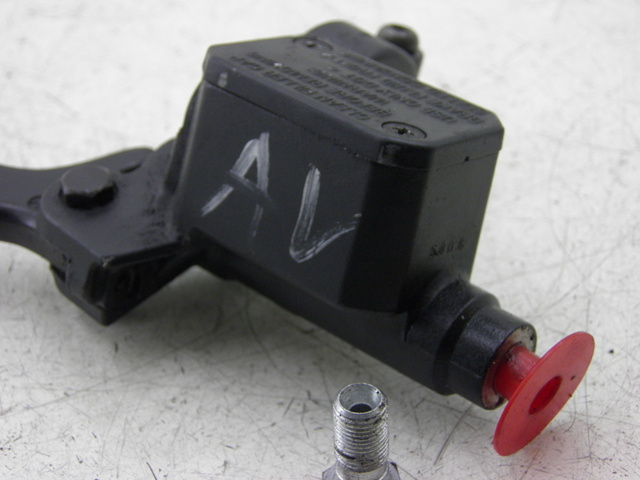 photo de FRONT MASTER CYLINDER PIAGGIO X9 EVOLUTION 125 (2003 - 2007)