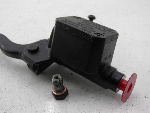 photo de FRONT BRAKE MASTER CYLINDER PIAGGIO XEVO - X EVO 125 (2007 - 2016)